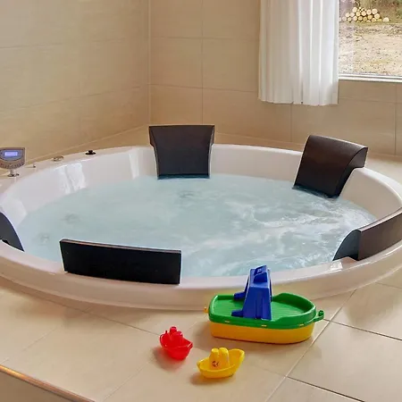 Сasa de vacaciones Luxury Pool Retreat In Henne - By Traum