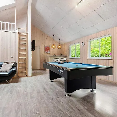 5 Star In Henne Feriehus